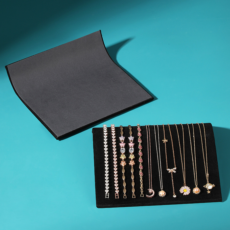 Siyah Kadife Mücevher Sergi Te - Jewelry And Watches Stores incelemesi ve fiyatı